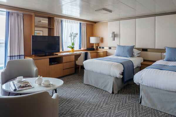 P&O Cruises Arcadia Suite.jpg